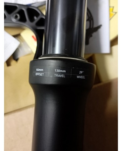 Forcella nuova per MTB e-bike rockshox steli da 35 escurs 130mm per ruota 29...