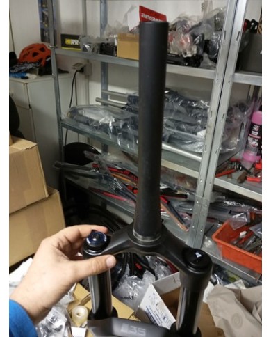 Forcella nuova per MTB e-bike rockshox steli da 35 escurs 130mm per ruota 29...