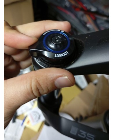 Forcella nuova per MTB e-bike rockshox steli da 35 escurs 130mm per ruota 29...