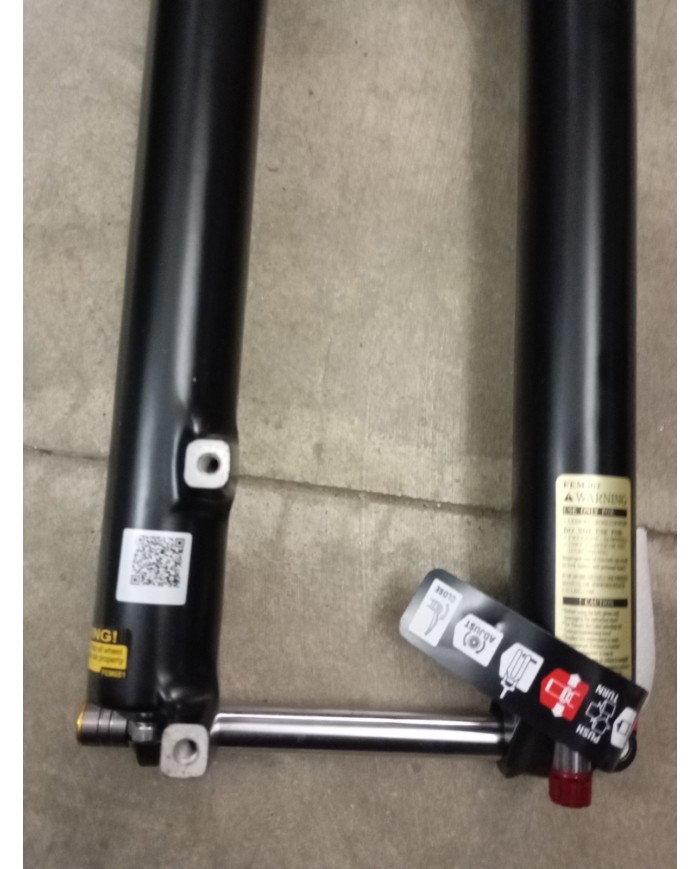 Forcella 27,5 Canotto Conico Perno Passante Standard 15x100 Suntour 32 Ad Aria