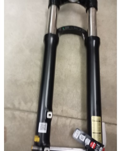 Forcella 27,5 Canotto Conico Perno Passante Standard 15x100 Suntour 32 Ad Aria