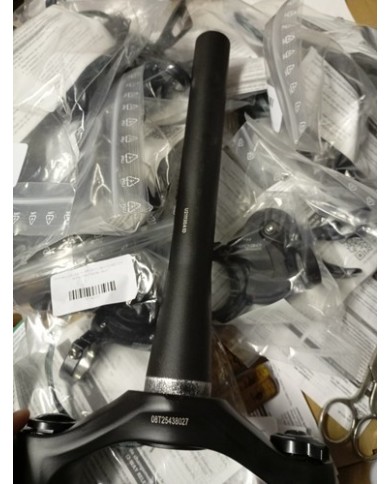 Forcella nuova per MTB e-bike rockshox steli da 35 escurs 130mm per ruota 29...