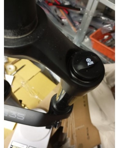 Forcella nuova per MTB e-bike rockshox steli da 35 escurs 130mm per ruota 29...