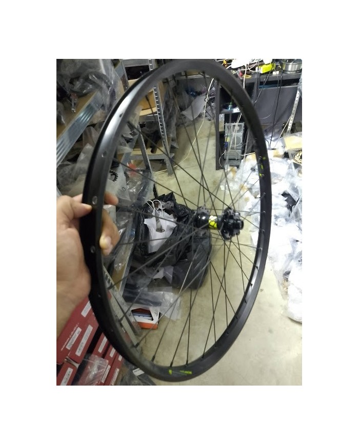 ruota mtb 27,5 nuova boosr 15x110 blackjack largh 30mm