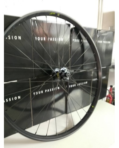 ruota mtb 27,5 nuova boosr 15x110 blackjack largh 30mm