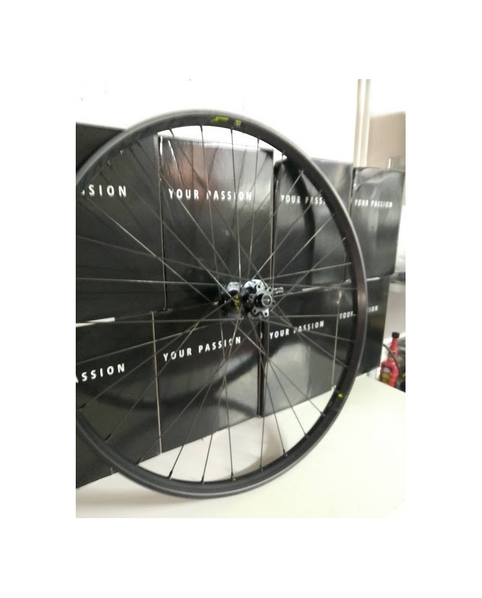 ruota mtb 27,5 nuova boosr 15x110 blackjack largh 30mm