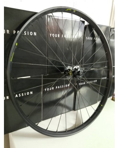 ruota mtb 27,5 nuova boosr 15x110 blackjack largh 30mm