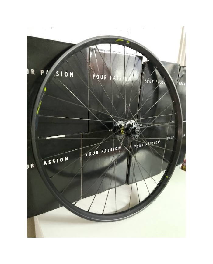 ruota mtb 27,5 nuova boosr 15x110 blackjack largh 30mm