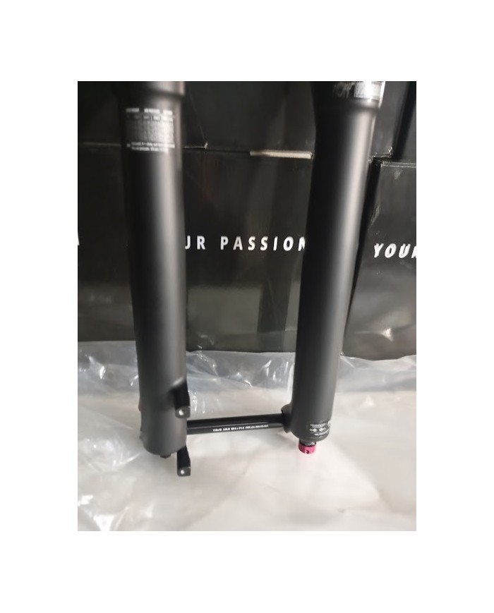 Forcella Fox 34 - 27,5" Boost - Escursione 140mm - Finitura opaca - Senza adesivi