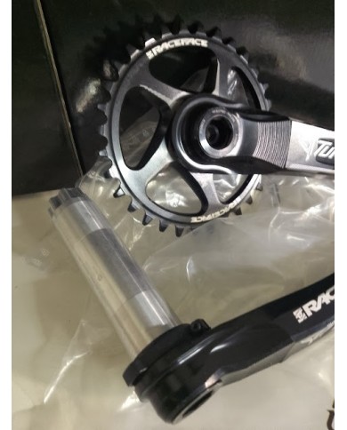 Guarnitura RaceFace Turbine - 32T - Boost - Perno 30 mm - Pedivelle 175 mm - MTB