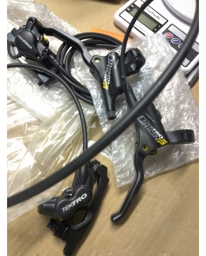 coppia freni mtb tektro orion a 4 pistoncini anter e 2 pistoncini posteriore