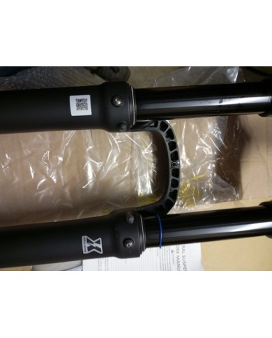 Forcella MTB Conica 29 Misura Particolare 1.8 Pollici Non Classico 1.5 , Suntour