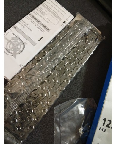 Catena nuova ed originale shimano 12v 126L cn-m6100 con quick link