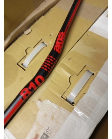 Manubrio MTB Diam 31.8 Lungh 81cm Alluminio Leggermente Rialzato Mezzo Pollice (