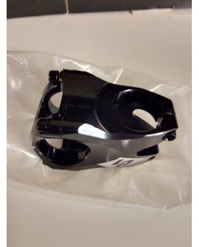 Stem MTB Lapierre Ø31.8mm – Lunghezza 40mm – Peso 124g – Alluminio