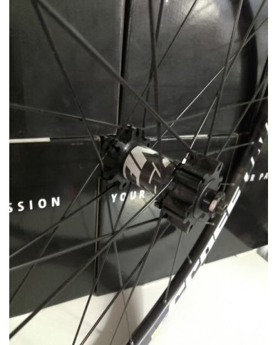 ruota mtb anteriore 27,5 sgancio rapido nuova mavic crossone per disco 6 fori ca