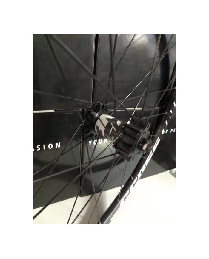 ruota mtb anteriore 27,5 sgancio rapido nuova mavic crossone per disco 6 fori ca